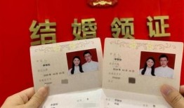 刘大锤最新爆料两对情侣偷偷领证,两对情侣低调领证，甜蜜爱情悄然绽放