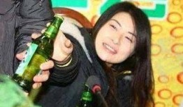 节目爆料女明星喝醉视频,女明星现场失控，视频引发热议