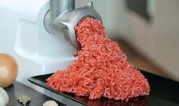 爆料火腿肠制作过程视频,从原料到成品，一探究竟