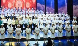 社会新闻爆料国外,国外突发新闻事件引发广泛关注