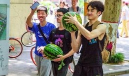 学生免费吃瓜视频,学生免费吃瓜活动欢乐上演